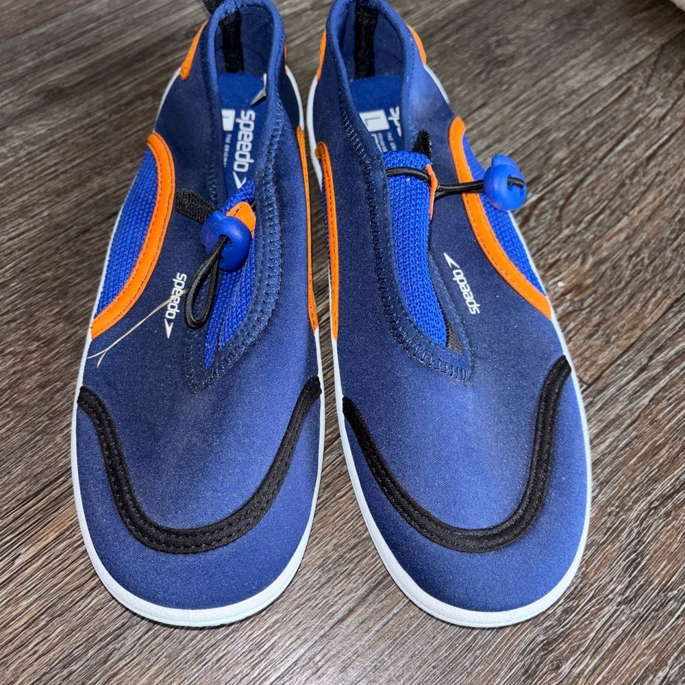 Speedo kids large 4 5 Navy and Orange Aquatic Shoes